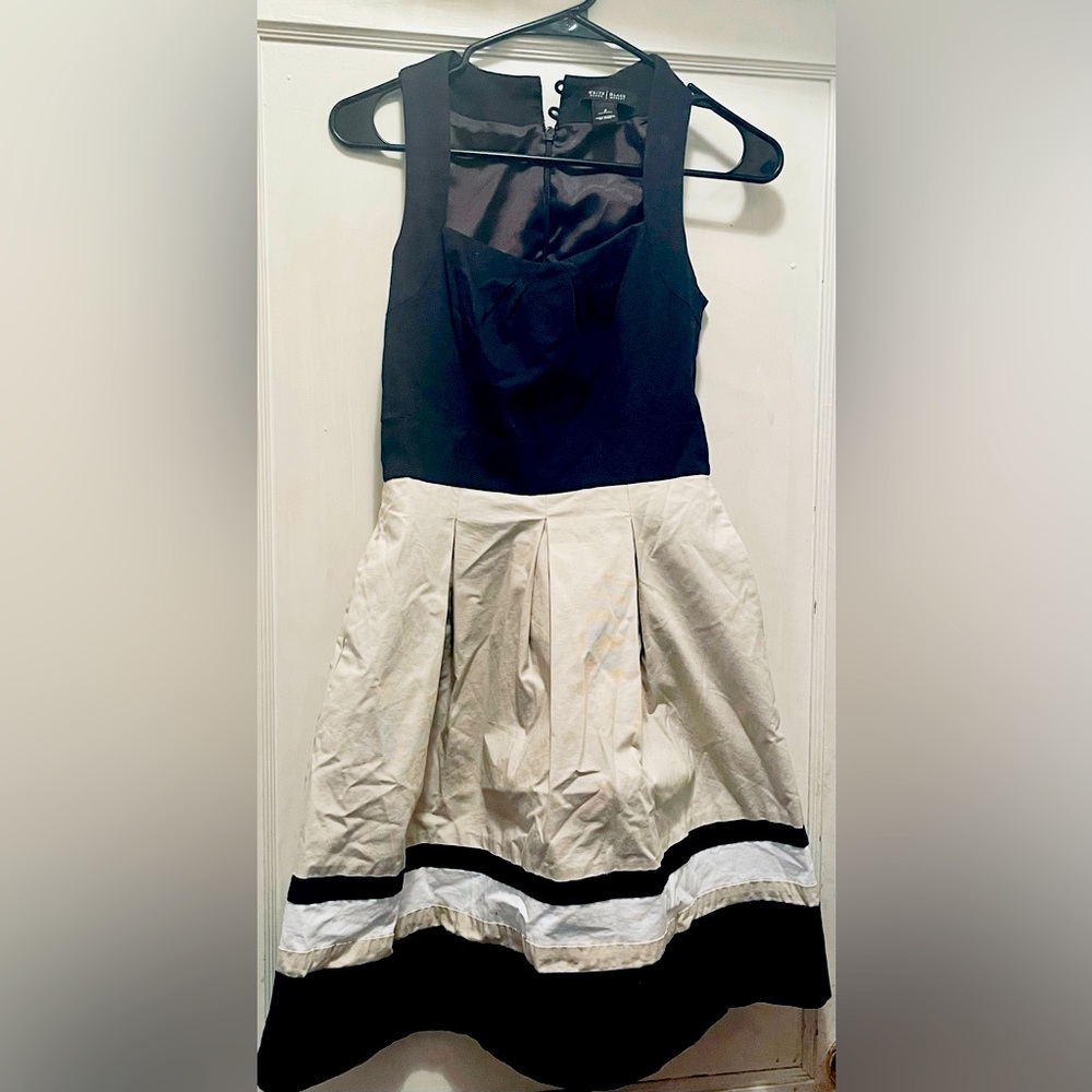 Size 2 White House Black Market casual dress